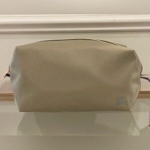 Burberry cosmetic Bag